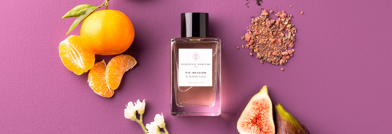 Flacons de parfums Fig Essential présentés au Bijou Parfumé à Grenoble, créations olfactives uniques et sophistiquées.