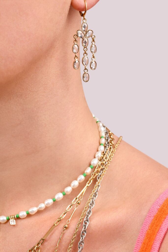 Virginie Berman : bijoux délicats en pierres naturelles et or fin 18 carats, disponibles en exclusivité au Bijou Parfumé de Grenoble.