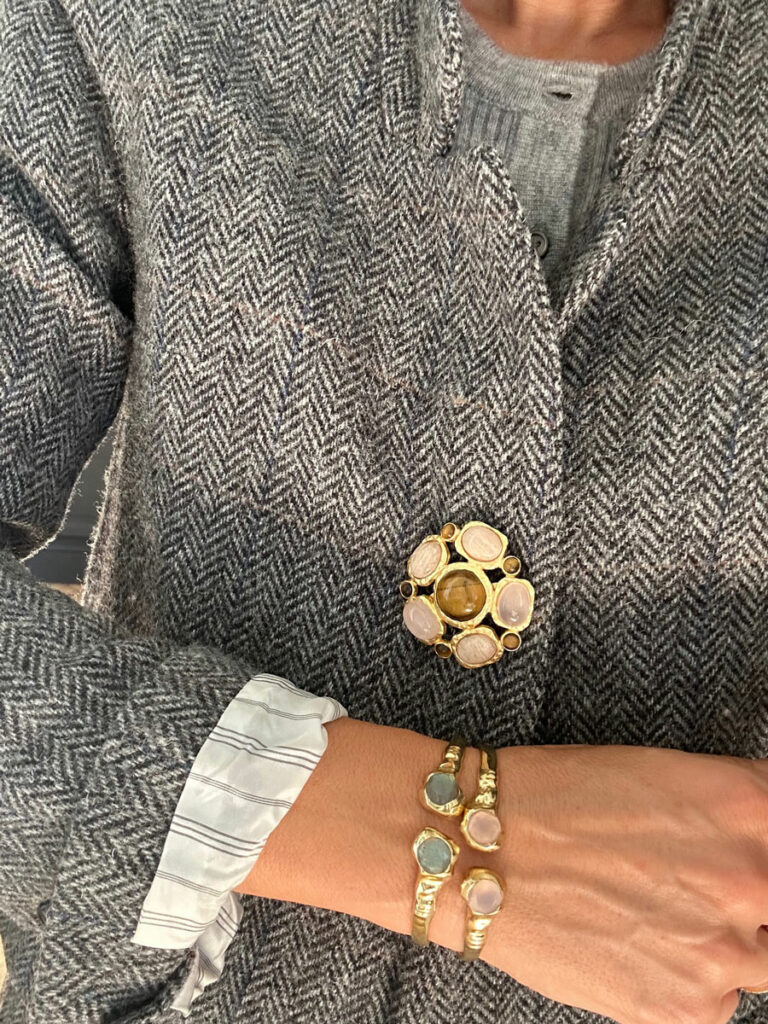 Bijoux dorés Dear Charlotte, créations délicates et poétiques proposées par Le Bijou Parfumé à Grenoble.