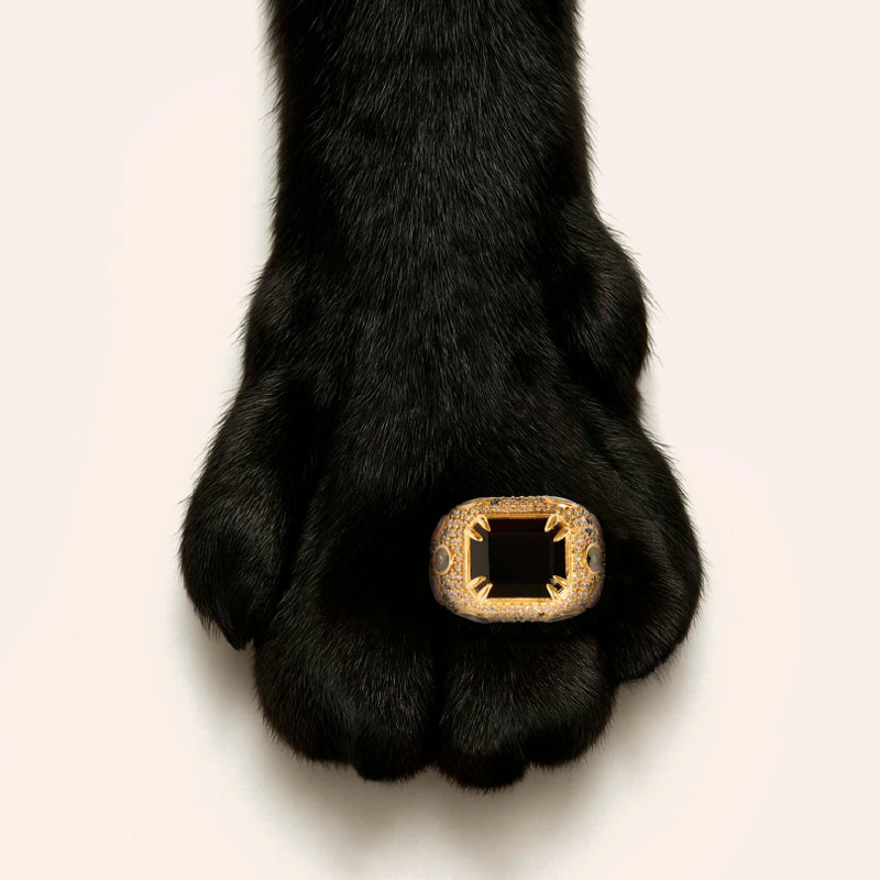 Colliers, bracelets et boucles d’oreilles Be Maad présentés au Bijou Parfumé à Grenoble, bijoux tendance et artisanaux.