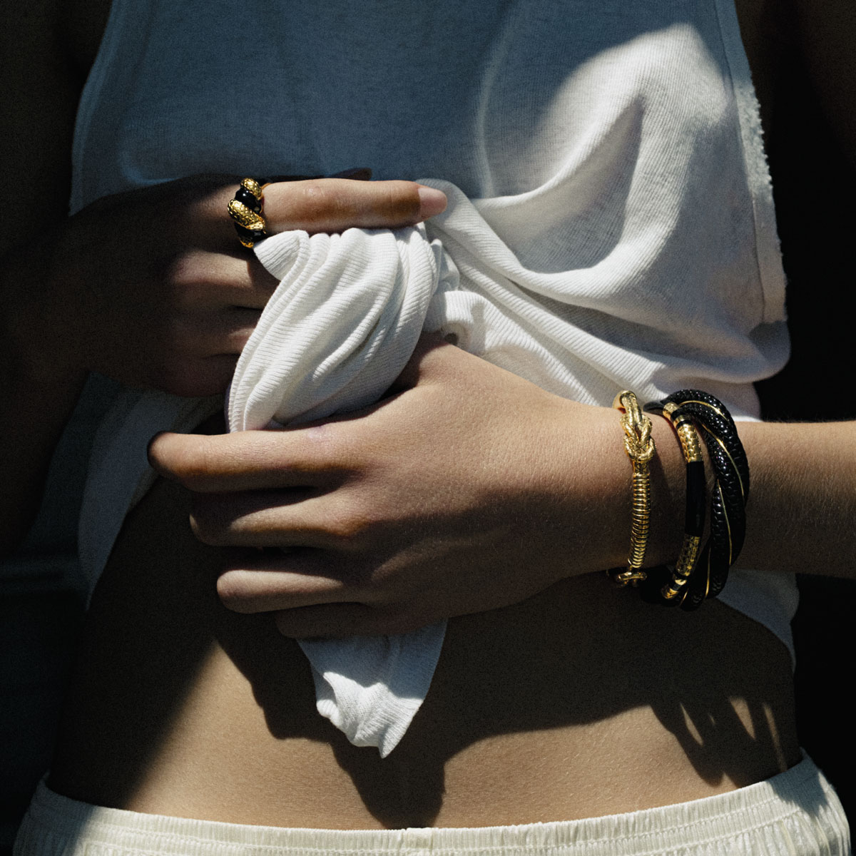 Bijoux Aurélie Bidermann exposés au Bijou Parfumé à Grenoble, créations raffinées inspirées de la nature et du luxe parisien.